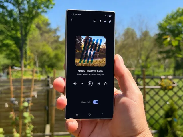 Now playing view in Eter for Android